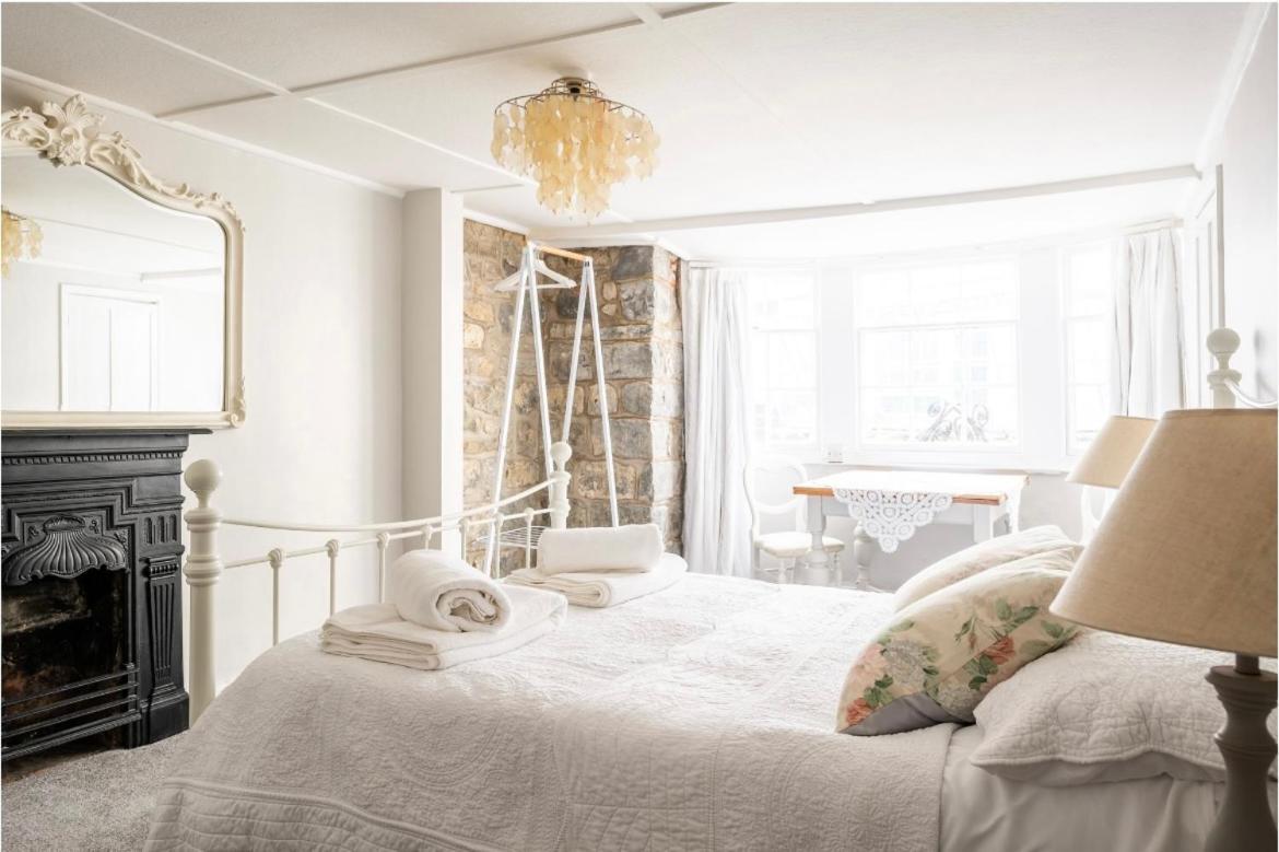 Room At The Inn 莱姆里吉斯 外观 照片